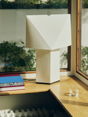 Aplat Table Lamp
