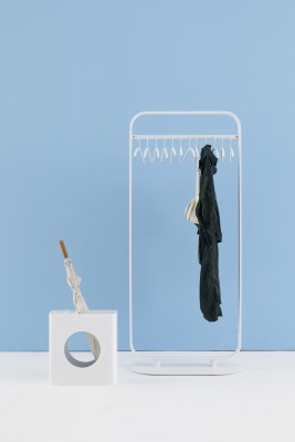 Focus (coat stand)