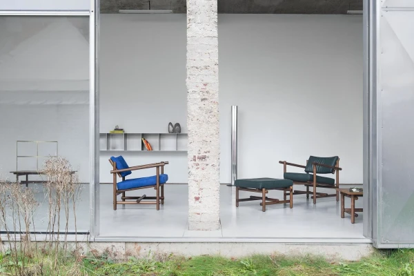 Muecke Lounge Chair & Ottoman