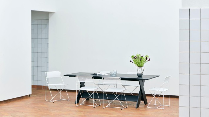 X-Line Chair