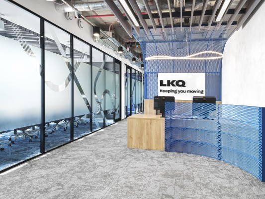 LKQ